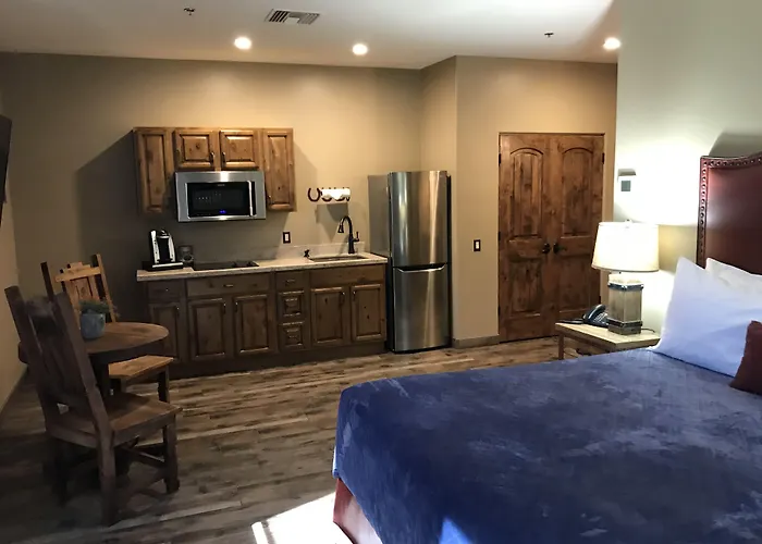 Inn Prickly Pear 3*