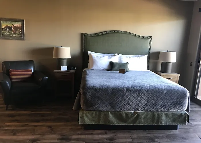 Inn Prickly Pear Cave Creek