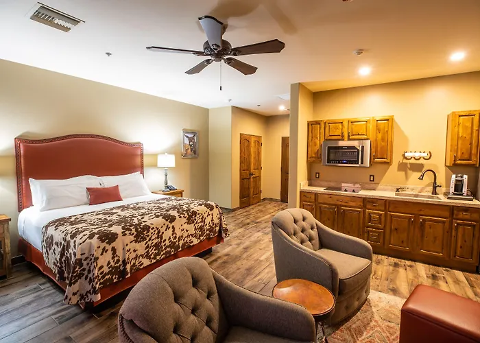 Inn Prickly Pear Cave Creek
