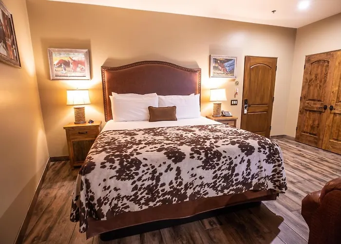 Inn Prickly Pear Cave Creek