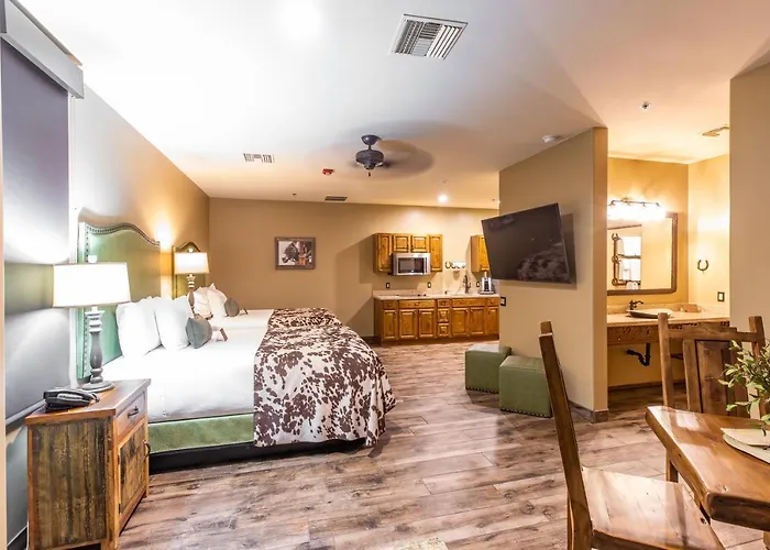 Inn Prickly Pear Cave Creek